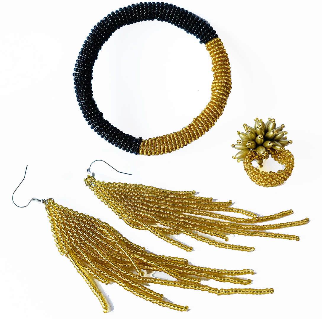 MUMS jewelry set glassbeads low