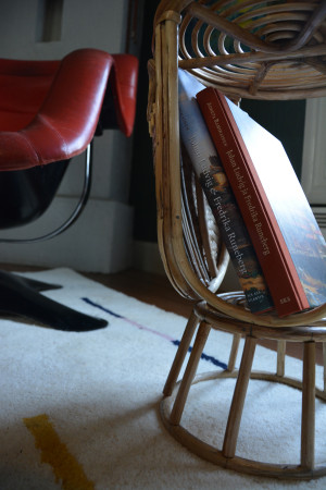 Book shelf kirjahylly poytataso kirja nojatuoli table storage home design interior koti sisustus HR Book shelf kirjahylly poytataso kirja nojatuoli table storage home design interior koti sisustus HR