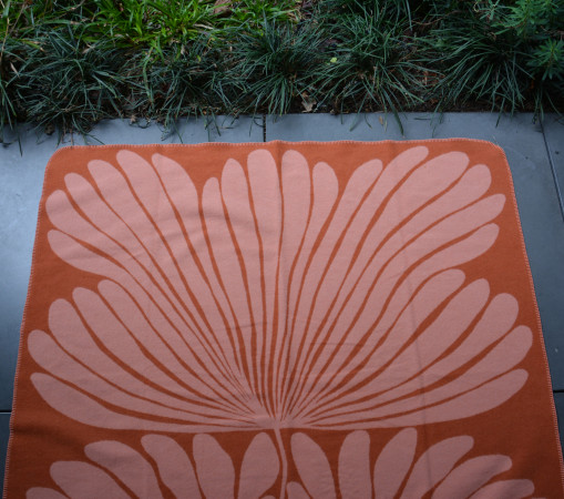 FLORA blanket viltti mums laura grondahl woolfelt finnish design african traaditional highquality nordichome cosy mumsviltti HR FLORA blanket viltti mums laura grondahl woolfelt finnish design african traaditional highquality nordichome cosy mumsviltti HR