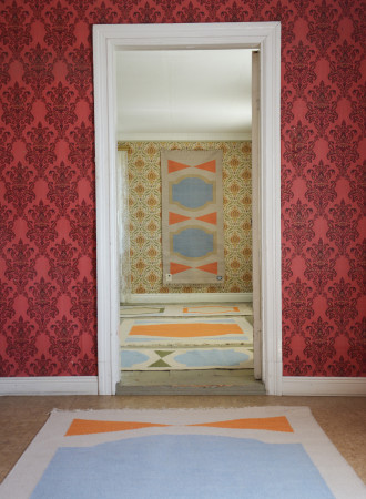 HANNA ANONEN design eettinen matto mums kokoelma finnish contemporary colours joy highend sustainable carpet Nordic interior Scandinavianstyle colours wallrug ryijy HANNA ANONEN design eettinen matto mums kokoelma finnish contemporary colours joy highend sustainable carpet Nordic interior Scandinavianstyle colours wallrug ryijy