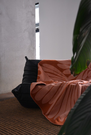 VILTTI blanket mums design lauragrondahl nordichome finnish HR VILTTI blanket mums design lauragrondahl nordichome finnish HR