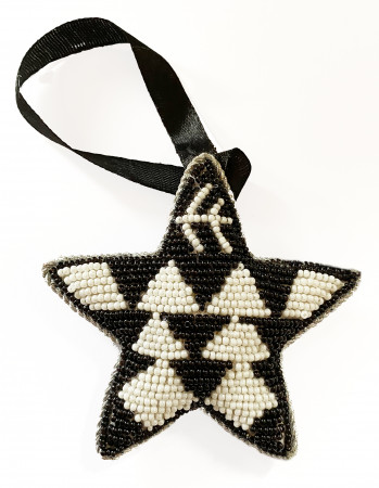 STAR bw mums decoration HR STAR bw mums decoration HR