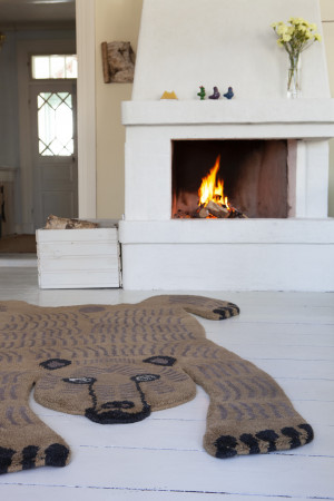 ruskeakarhu takka Teresa Moorhouse rug bear finnish design interior fireplace HR ruskeakarhu takka Teresa Moorhouse rug bear finnish design interior fireplace HR