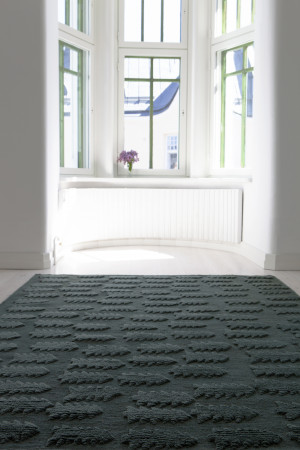 tummamatto   erkkeri teresa moorhouse finnish design rug matto tummamatto   erkkeri teresa moorhouse finnish design rug matto