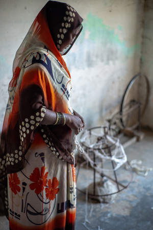 artisan mums woman working ethical fair susainable design making HR artisan mums woman working ethical fair susainable design making HR