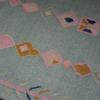 valhalla green wilhelmiina rug matto villa wool plantbaseddye kasvivarjatty lahikuva mums hr