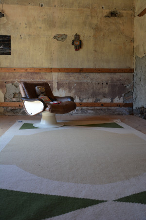 stockmannx300rug large bowl mums villamatto eettinen hanna anonen design suomalainen stockmannx300rug large bowl mums villamatto eettinen hanna anonen design suomalainen