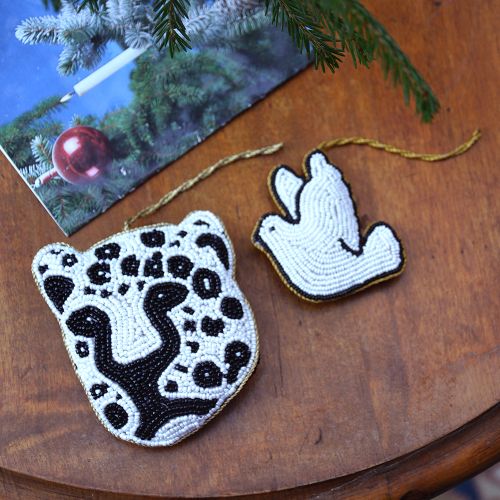 Mustavalkoinen rauhankyyhky ja pantteri-setti